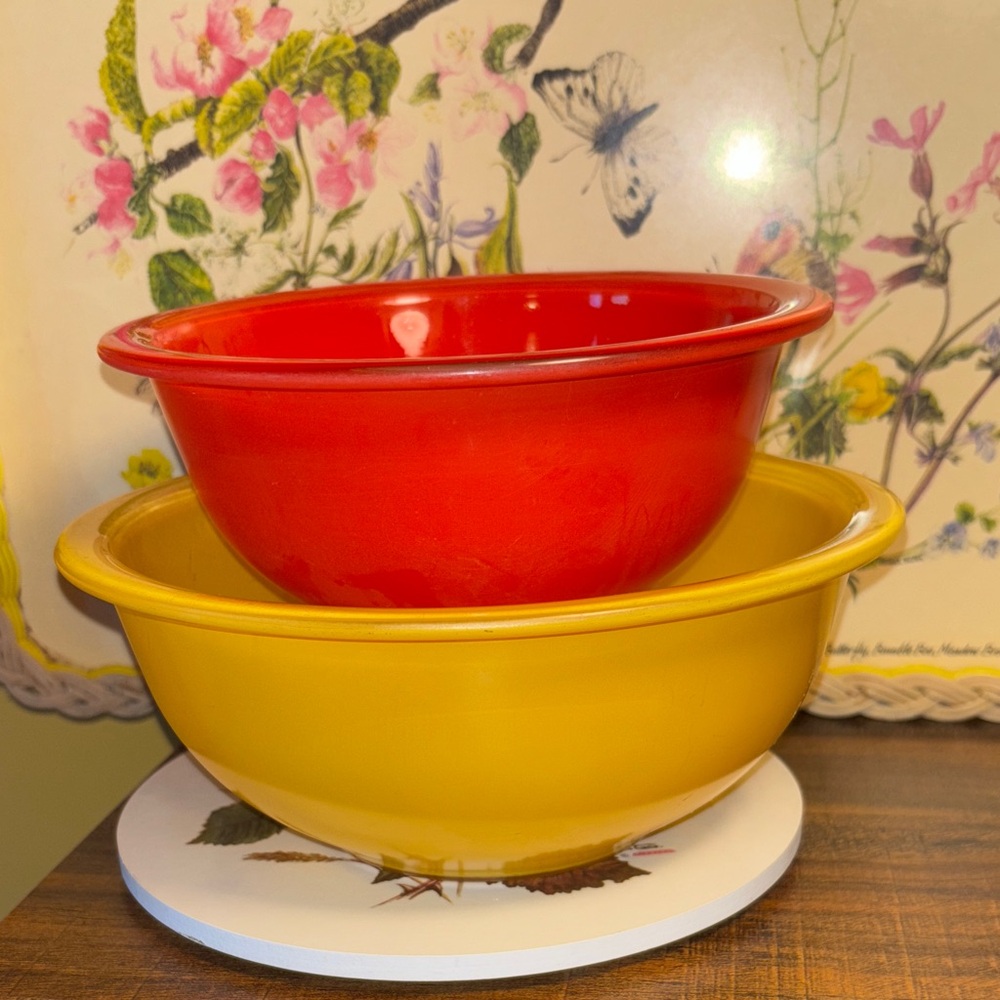 1940’s Red and Yellow Primary Pyrex Bowls